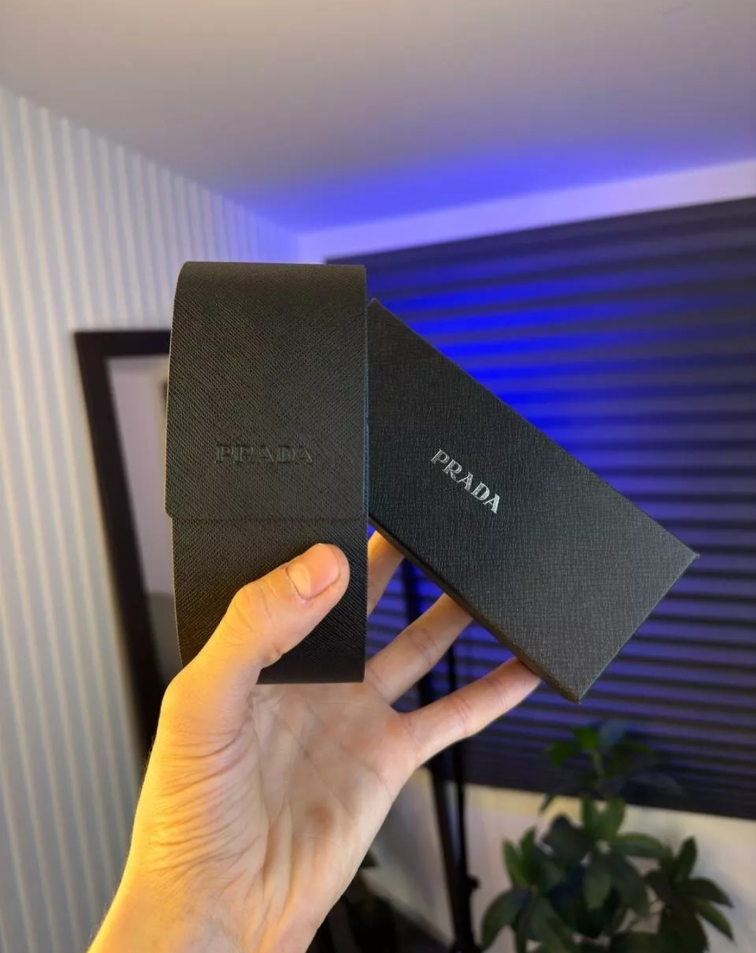 🇺🇸PRADA BLACK SUNGLASSES