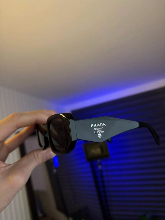 🇺🇸PRADA BLACK SUNGLASSES